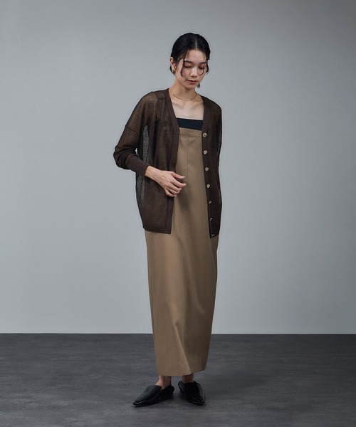 SALON adam et rope'（サロン アダム エ ロペ）の「ウール混シアークレープVネックカーディガン（カーディガン/ボレロ・レディース・ベージュ/ブラック/ダークブラウン・FREE）」の20枚目の写真