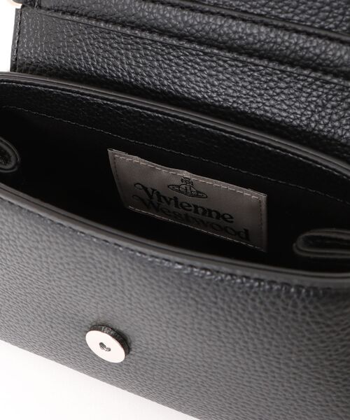 Vivienne Westwood(ヴィヴィアンウエストウッド)の「HAZEL SMALL HANDBAG(ショルダーバッグ・メンズ・ブラック・FREE)」の4枚目の写真