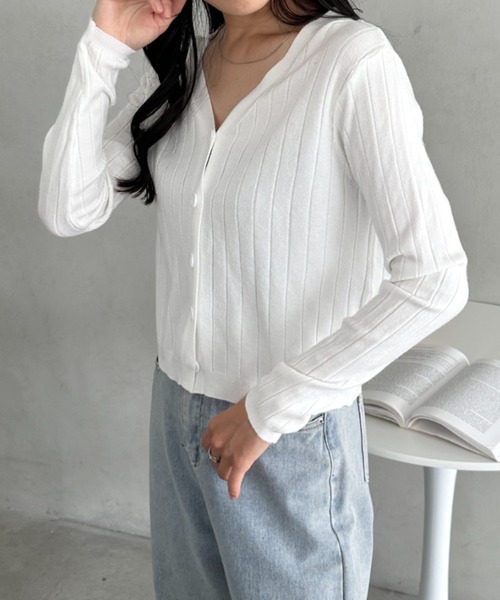 CLEA(クレア)の「Vネックリブニットカーディガン(Tシャツ/カットソー・レディース・ベージュ/グレー/レッド/ホワイト/ブラック/アイボリー・FREE)」の14枚目の写真