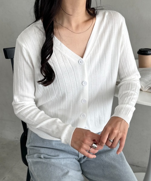 CLEA(クレア)の「Vネックリブニットカーディガン(Tシャツ/カットソー・レディース・ベージュ/グレー/レッド/ホワイト/ブラック/アイボリー・FREE)」の19枚目の写真