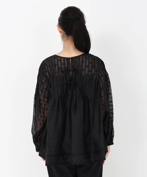 UNIVERVAL MUSE（ユニバーバル ミューズ）の「ノアールドット_ピンタックドットJQブラウス（シャツ/ブラウス・レディース・ブラック/グレイッシュブルー・2）」の8枚目の写真