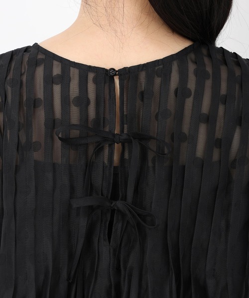 UNIVERVAL MUSE（ユニバーバル ミューズ）の「ノアールドット_ピンタックドットJQブラウス（シャツ/ブラウス・レディース・ブラック/グレイッシュブルー・2）」の10枚目の写真