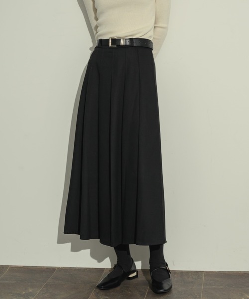NEUNA(ヌナ)の「【NEUNAロングセラースカート】クラシックプリーツミディスカート(スカート・レディース・ブラック/グレー/ブラウン/ベージュ・FREE/LARGE)」の11枚目の写真
