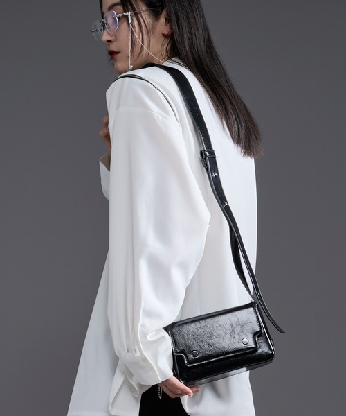 Ellno Loset（エルノロゼット）の「コンパクトショルダーバック（ショルダーバッグ・メンズ・ブラック/ホワイト/グリーン・FREE）」の9枚目の写真