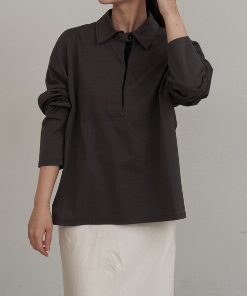 russet(ラシット)の「【再値下げ】スキッパーラガーシャツ(Tシャツ/カットソー・レディース・ダークグレー/ベージュ・FREE)」の1枚目の写真