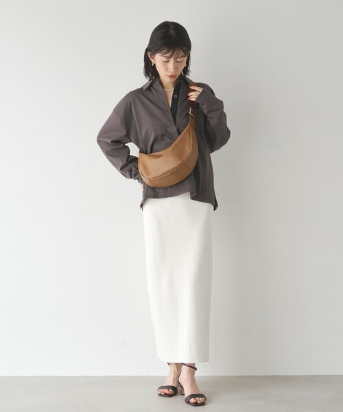 russet(ラシット)の「【再値下げ】スキッパーラガーシャツ(Tシャツ/カットソー・レディース・ダークグレー/ベージュ・FREE)」の4枚目の写真