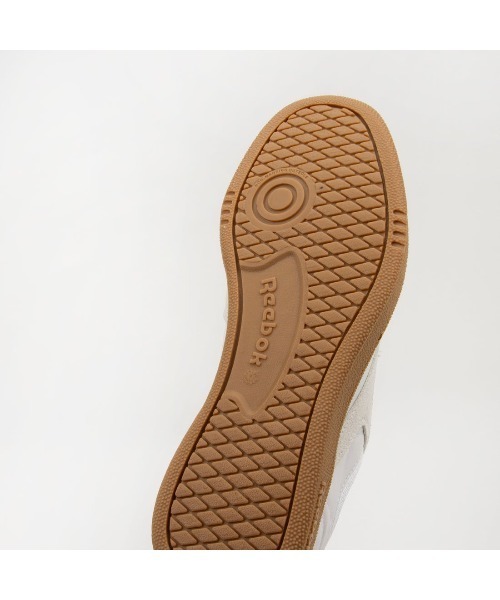 Reebok（リーボック）の「クラブシー 85 / CLUB C 85（スニーカー・メンズ・ホワイト×グレー・27.5cm/27.0cm/26.5cm/26.0cm/25.5cm/25.0cm/24.0cm/24.5cm/23.5cm/29.0cm/28.5cm/28.0cm/23.0cm）」の4枚目の写真