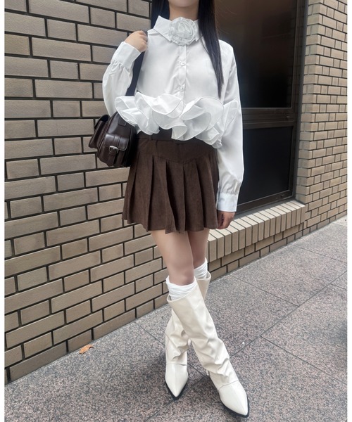 mellowneon(メロウネオン)の「カバー風ギャザーベルトロングブーツ(ブーツ・レディース・ブラック/ブラウン/アイボリー・SMALL/MEDIUM)」の15枚目の写真