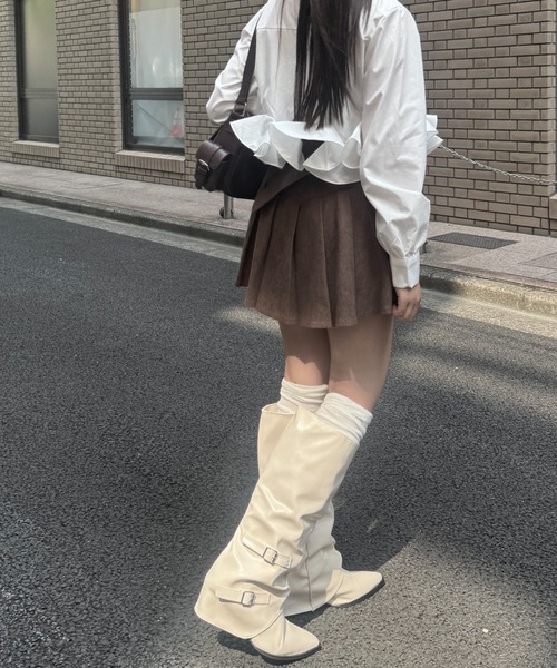 mellowneon(メロウネオン)の「カバー風ギャザーベルトロングブーツ(ブーツ・レディース・ブラック/ブラウン/アイボリー・SMALL/MEDIUM)」の16枚目の写真