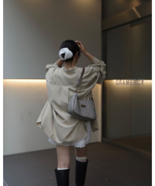 JUMELLE(ジュメロ)の「ストライプブラウス(シャツ/ブラウス・レディース・ベージュ/ブルー・MEDIUM)」の5枚目の写真