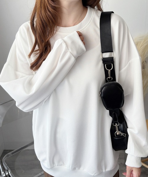 Amulet(アミュレット)の「ラフに着こなす大人のリラックス◎ ワッフル風長袖プルオーバー(Tシャツ/カットソー・レディース・ホワイト/ブラック/グレー・L/XL/M/S)」の6枚目の写真