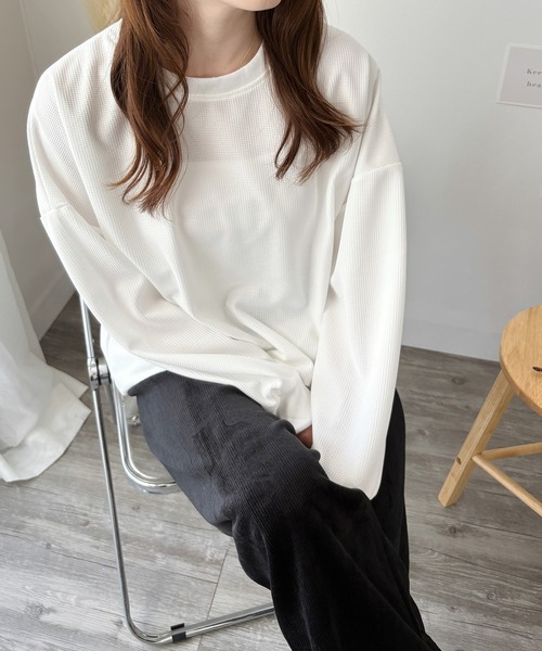 Amulet(アミュレット)の「ラフに着こなす大人のリラックス◎ ワッフル風長袖プルオーバー(Tシャツ/カットソー・レディース・ホワイト/ブラック/グレー・L/XL/M/S)」の7枚目の写真