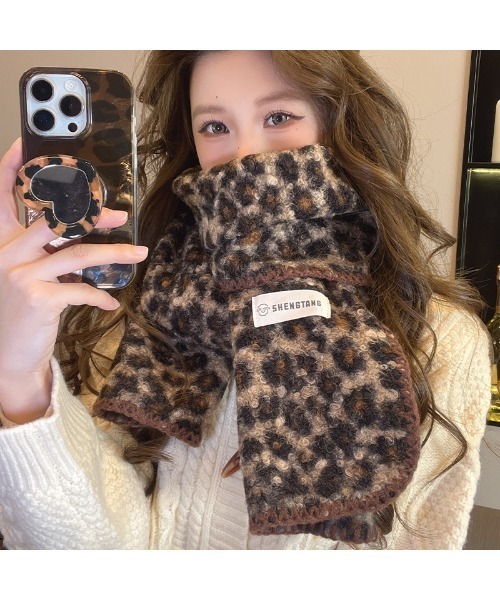 しんちゃん:希少　Acne Studios ヒョウ柄　マフラー セール】レオパード BIGマフラー（マフラー）｜Sakka（サッカ）の