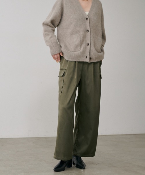 LARUTA(ラルータ)の「【LARUTA】裏微起毛サテンカーゴパンツ(カーゴパンツ・レディース・ダークブラウン/カーキ/グレイッシュベージュ・FREE)」の3枚目の写真