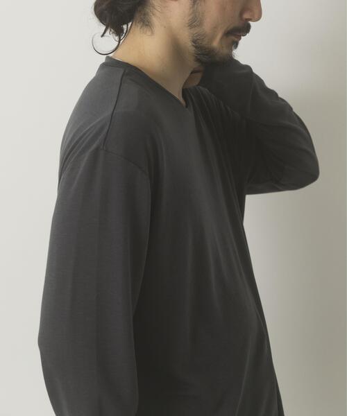 ITEMS URBANRESEARCH(アイテムズ アーバンリサーチ)の「Wool Blend Cut and Sewn(Tシャツ/カットソー・メンズ・ブラウン/ブラック/ダークグレー・MEDIUM/LARGE)」の8枚目の写真
