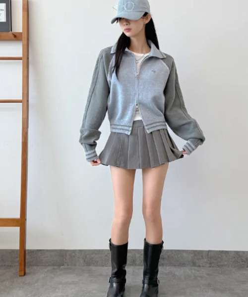 VIVID LADY(ビビッドレディー)の「配色ラグラン ケーブルスリーブ ショート丈ダブルジップニット(ニット/セーター・レディース・レッド/ライトブルー/クリーム・FREE)」の15枚目の写真