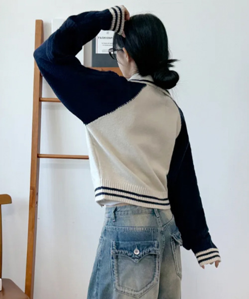 VIVID LADY(ビビッドレディー)の「配色ラグラン ケーブルスリーブ ショート丈ダブルジップニット(ニット/セーター・レディース・レッド/ライトブルー/クリーム・FREE)」の12枚目の写真