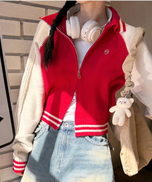 VIVID LADY(ビビッドレディー)の「配色ラグラン ケーブルスリーブ ショート丈ダブルジップニット(ニット/セーター・レディース・レッド/ライトブルー/クリーム・FREE)」の21枚目の写真