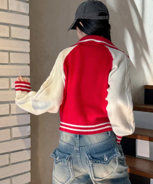 VIVID LADY(ビビッドレディー)の「配色ラグラン ケーブルスリーブ ショート丈ダブルジップニット(ニット/セーター・レディース・レッド/ライトブルー/クリーム・FREE)」の9枚目の写真