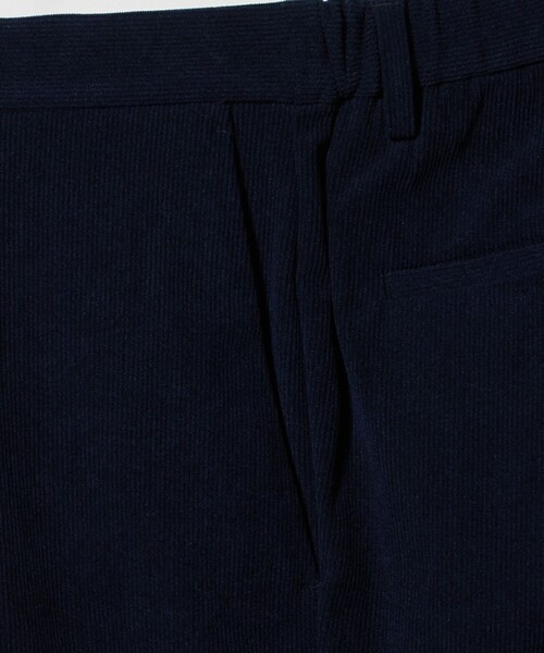 UNITED ARROWS（ユナイテッドアローズ）の「ライト コーデュロイ ノープリーツパンツ UA COZY ウォッシャブル ヨコストレッチ（セットアップ・メンズ・オリーブ/ネイビー/ダークグレー・XL/XXL/S/L/M）」の15枚目の写真
