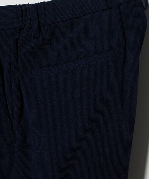 UNITED ARROWS（ユナイテッドアローズ）の「ライト コーデュロイ ノープリーツパンツ UA COZY ウォッシャブル ヨコストレッチ（セットアップ・メンズ・オリーブ/ネイビー/ダークグレー・XL/XXL/S/L/M）」の16枚目の写真