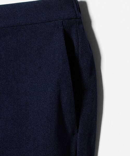UNITED ARROWS（ユナイテッドアローズ）の「ライト コーデュロイ ノープリーツパンツ UA COZY ウォッシャブル ヨコストレッチ（セットアップ・メンズ・オリーブ/ネイビー/ダークグレー・XL/XXL/S/L/M）」の21枚目の写真