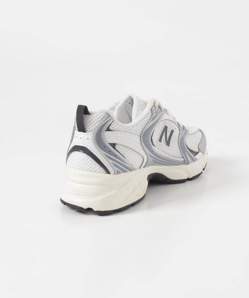 NEW BALANCE(ニューバランス)の「NEW BALANCE U530ESA(スニーカー・メンズ・シルバー系その他・27.5/28/27/26.5/26)」の4枚目の写真