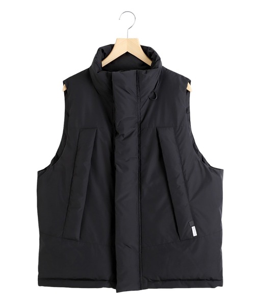 DAIWA PIER39（ダイワピア39）の「DAIWA PIER39 / ダイワ ピアサーティナイン：GORE-TEX WINDSTOPPER FIELD DOWN VEST：BW-18024W[PIE]（ダウンベスト・メンズ・ライトグレー/ブラック・M/S/L）」の2枚目の写真