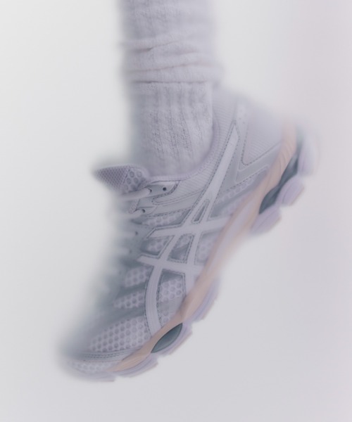 ASICS(アシックス)の「GEL-CUMULUS 16 1203A733.102(スニーカー・メンズ・ホワイト・26.0cm/25.5cm/25.0cm/24.5cm/24.0cm/23.5cm/23.0cm/22.5cm/29.0cm/28.5cm/28.0cm/27.5cm/27.0cm/26.5cm)」の4枚目の写真