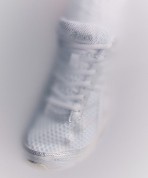 ASICS(アシックス)の「GEL-CUMULUS 16 1203A733.102(スニーカー・メンズ・ホワイト・26.0cm/25.5cm/25.0cm/24.5cm/24.0cm/23.5cm/23.0cm/22.5cm/29.0cm/28.5cm/28.0cm/27.5cm/27.0cm/26.5cm)」の3枚目の写真