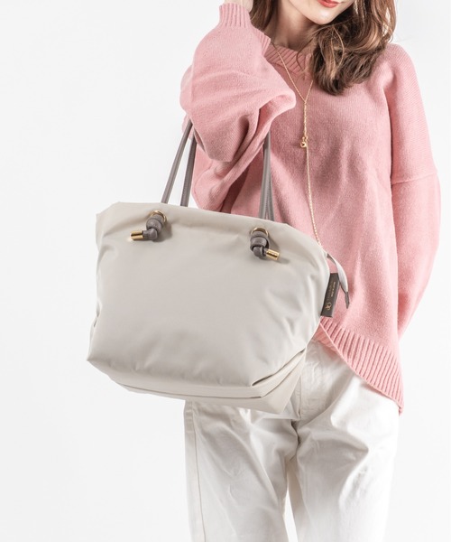 VIOLAd'ORO/ヴィオラドーロ】ノットハンドル ナイロントートバッグ