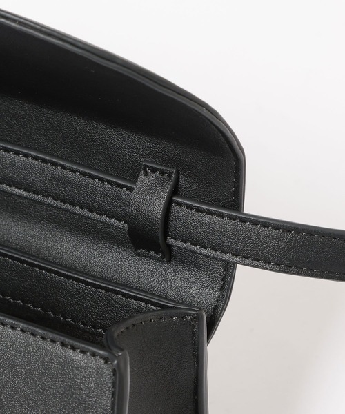 HARE（ハレ）の「ミニマルフラップハンドル(HARE)（ショルダーバッグ・メンズ・ブラック/ブラック系その他・FREE）」の19枚目の写真