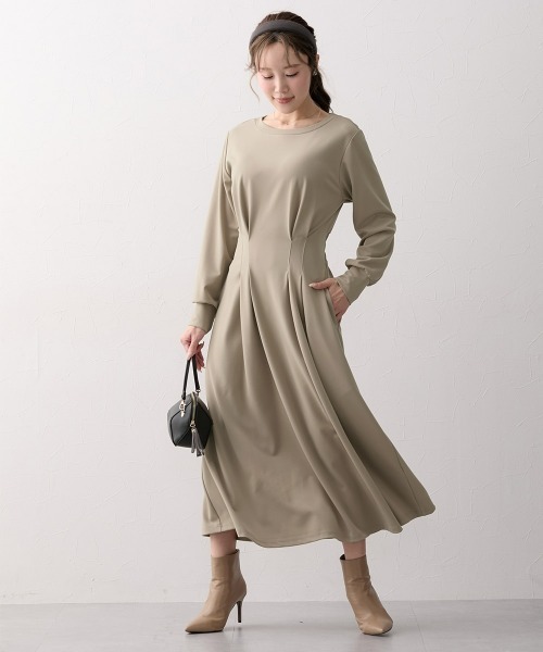 Nissen glamor(ニッセングラマー)の「【大きい胸専用】ウエストタックフレアワンピース(ポケット付)(ワンピース・レディース・ライトベージュ/チャコール・M/L/LL)」の20枚目の写真