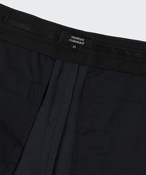 MUSINSA STANDARD（ムシンサスタンダード）の「クールタッチセミワイドヒドゥンバンディングスラックス[ネイビー]（スラックス・メンズ・その他・40/38/42/36/34/32/29/30/31/33/26/27/28）」の4枚目の写真