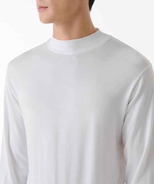 MUSINSA STANDARD（ムシンサスタンダード）の「テンセルスリムモックネック長袖Tシャツ[ホワイト]（Tシャツ/カットソー・メンズ・その他・SMALL/MEDIUM/LARGE/X-LARGE/XX-LARGE）」の3枚目の写真