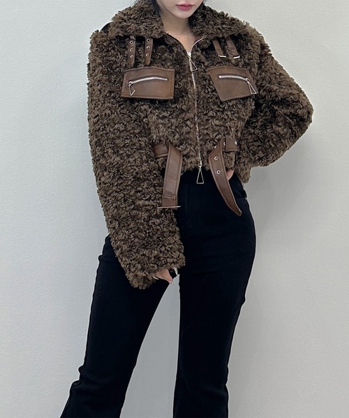 FOLLOWIN(フォロウィン)の「【 2color 】ボア×レザーベルトショートジャケット(その他アウター・レディース・ブラック/ブラウン・FREE)」の14枚目の写真