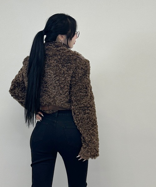 FOLLOWIN(フォロウィン)の「【 2color 】ボア×レザーベルトショートジャケット(その他アウター・レディース・ブラック/ブラウン・FREE)」の15枚目の写真