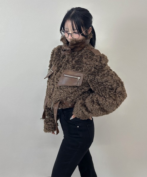 FOLLOWIN(フォロウィン)の「【 2color 】ボア×レザーベルトショートジャケット(その他アウター・レディース・ブラック/ブラウン・FREE)」の10枚目の写真