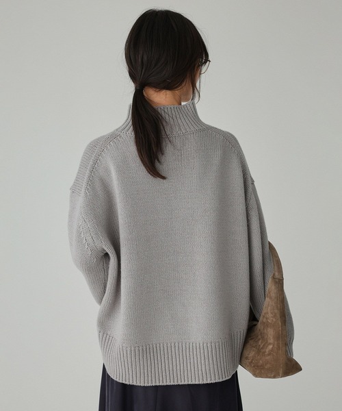 BABYLONE（バビロン）の「リラクシータートルプルオーバー（ニット/セーター・レディース・ブラウン/オフホワイト/ライトグレー・フリー）」の16枚目の写真