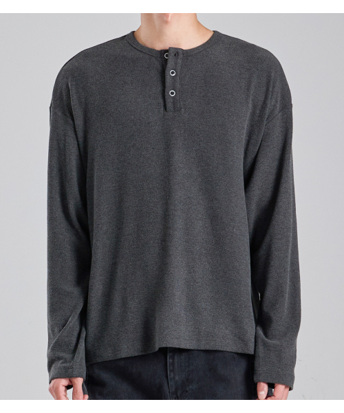 BUTTON SEOUL(ボタンソウル)の「エココージー ヘンリーネックニットTシャツ(ダークグレー)(Tシャツ/カットソー・メンズ・その他・MEDIUM/LARGE/X-LARGE)」の2枚目の写真