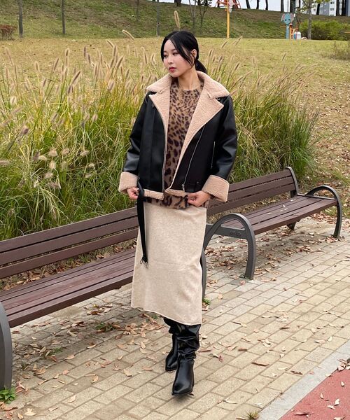 KOLEAT(コレット)の「WOMEN オーバーフィット マスタングフリースジャケット Black_Beige(ムートンコート・レディース・ベージュ×ブラック・FREE)」の19枚目の写真