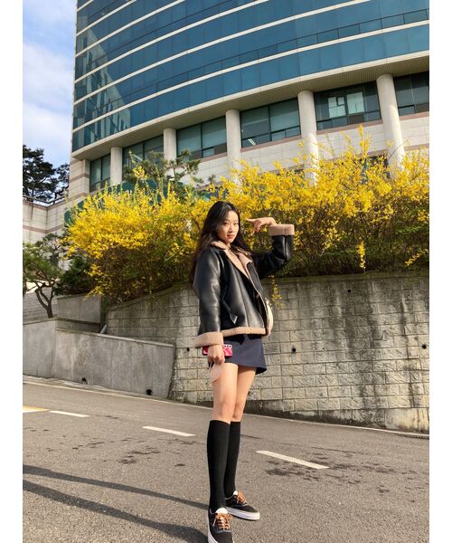 KOLEAT(コレット)の「WOMEN オーバーフィット マスタングフリースジャケット Black_Beige(ムートンコート・レディース・ベージュ×ブラック・FREE)」の11枚目の写真