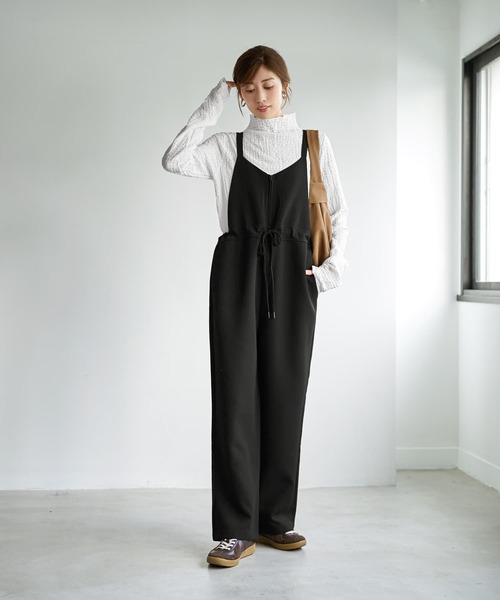 STYLE DELI（スタイルデリ）の「フロントVライン厚地ツイルサロペット（サロペット/オーバーオール・レディース・ブラック/ホワイト系・FREE）」の18枚目の写真