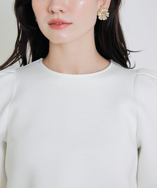 PICCIN PERLA(ピッチンペルラ)の「裾フリルギャザースリーブプルオーバー(Tシャツ/カットソー・レディース・オフホワイト/ブラック・M)」の13枚目の写真