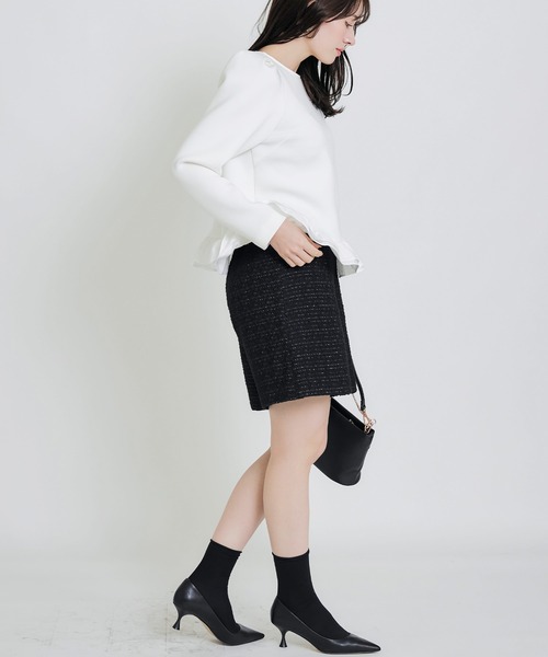 PICCIN PERLA(ピッチンペルラ)の「裾フリルギャザースリーブプルオーバー(Tシャツ/カットソー・レディース・オフホワイト/ブラック・M)」の4枚目の写真
