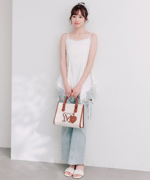 OLIVE des OLIVE(オリーブデオリーブ)の「【収納力◎】Aimerianejoieハートミラーチャーム付きミニトート(トートバッグ・レディース・ブラウン/ベージュ/サックスブルー/グレイッシュベージュ/アイボリー/ブラック・FREE)」の9枚目の写真