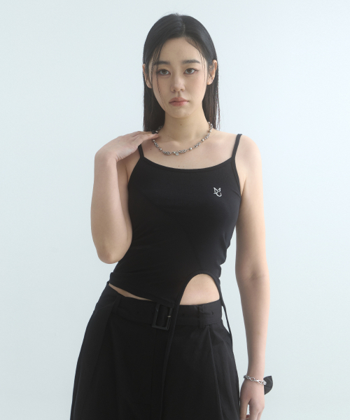MOIREMOA（モアレモア）の「oblique String Sleeveless Top-black（Tシャツ/カットソー・レディース・ブラック・FREE）」の2枚目の写真