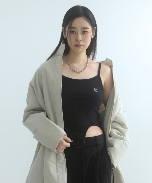 MOIREMOA（モアレモア）の「oblique String Sleeveless Top-black（Tシャツ/カットソー・レディース・ブラック・FREE）」の5枚目の写真