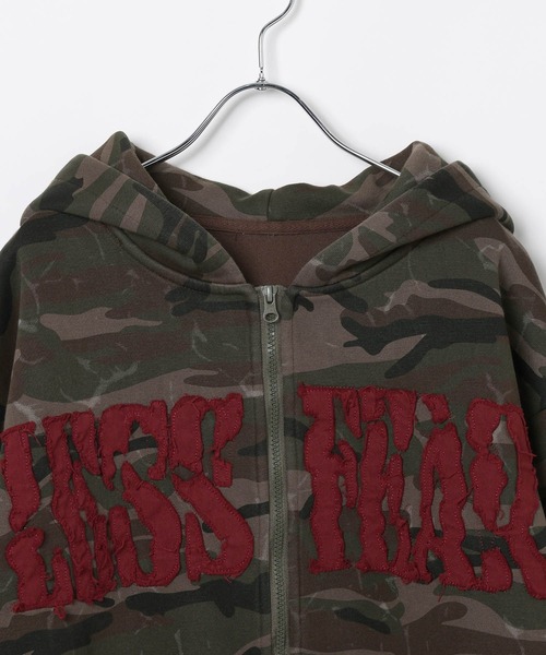 LAND MUSEUM(ランドミュージアム)の「LAND MUSEUM/ロゴカモフラジップパーカー(パーカー・メンズ・カーキ・MEDIUM/LARGE)」の3枚目の写真