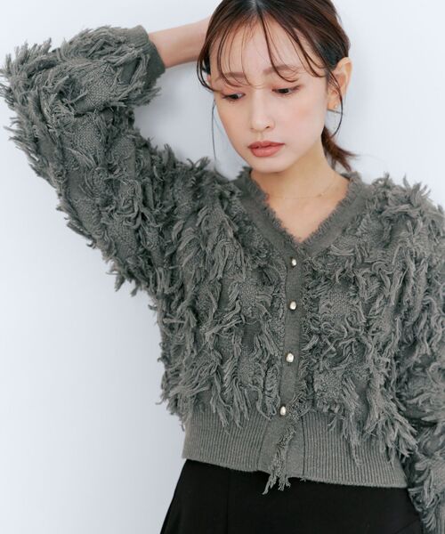 COHINA(コヒナ)の「フリンジジャカードショートカーディガン 【低身長・小柄女性】(カーディガン/ボレロ・レディース・ホワイト/グレー・ONE SIZE)」の3枚目の写真